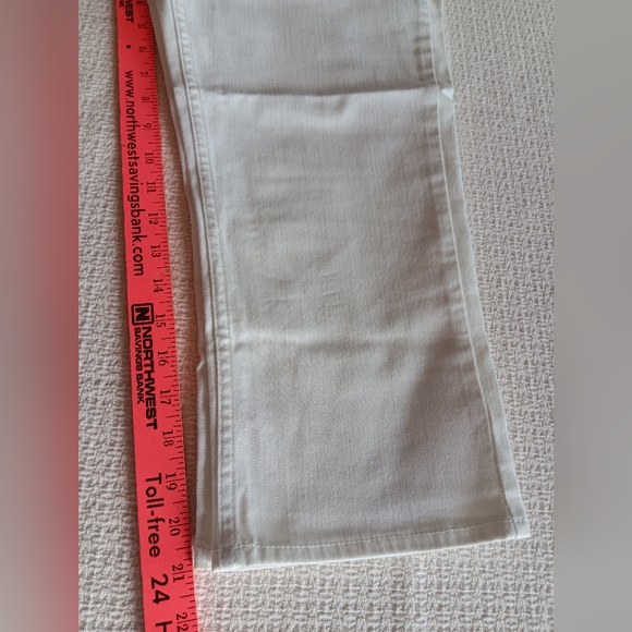 Lee Midrise Regular Fit White Capri - Size 8M - Picture 9 of 9